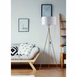 Offres 🌟 Altobuy VARSK - Lampadaire Blanc 140cm Piètement Trépied Métal Doré 🎁 14 Offres 🌟 Altobuy VARSK - Lampadaire Blanc 140cm Piètement Trépied Métal Doré 🎁 -Atmosphera Soldes 3663738033138 3